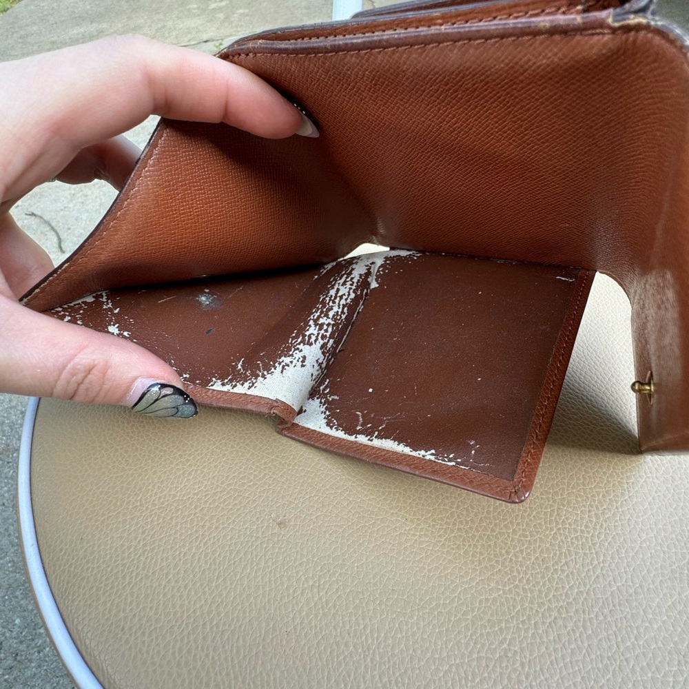 LV Compact Wallet - Picture 10 of 10